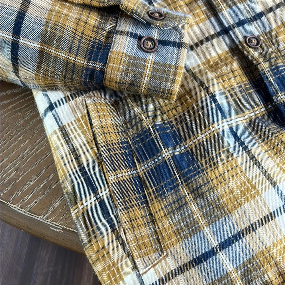 NWOT! Mens Sherpa Lined Blue & Gold Plaid Flannel Shacket Shirt Jacket